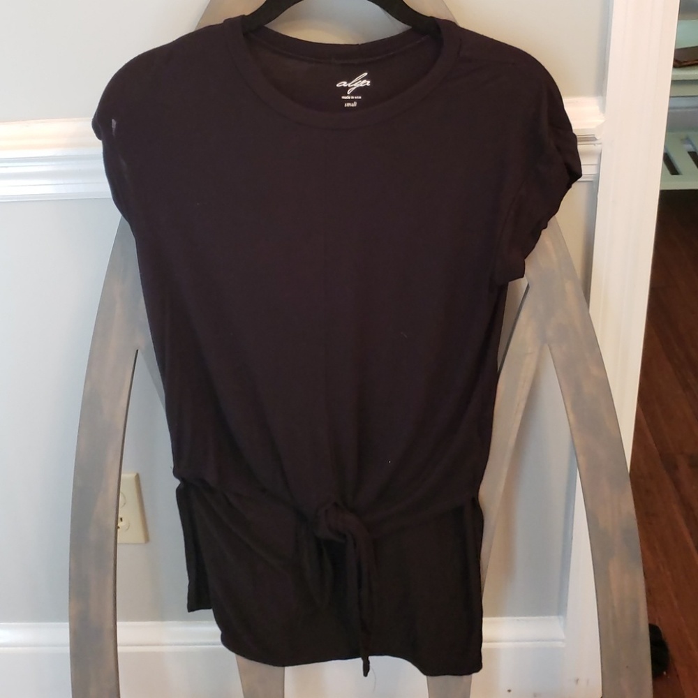 High-low black top